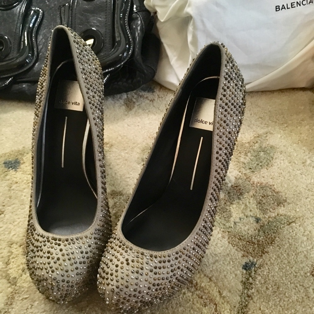 Dolce vita beaded taupe/grey heels